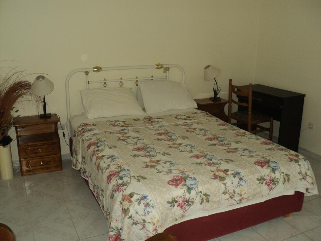 Miloi Rooms And Apartments Cameră foto